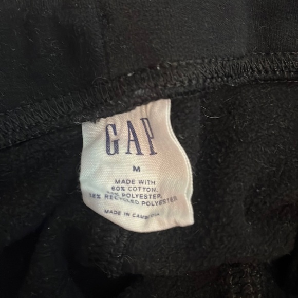 Black GAP sweat shorts - Picture 3 of 3